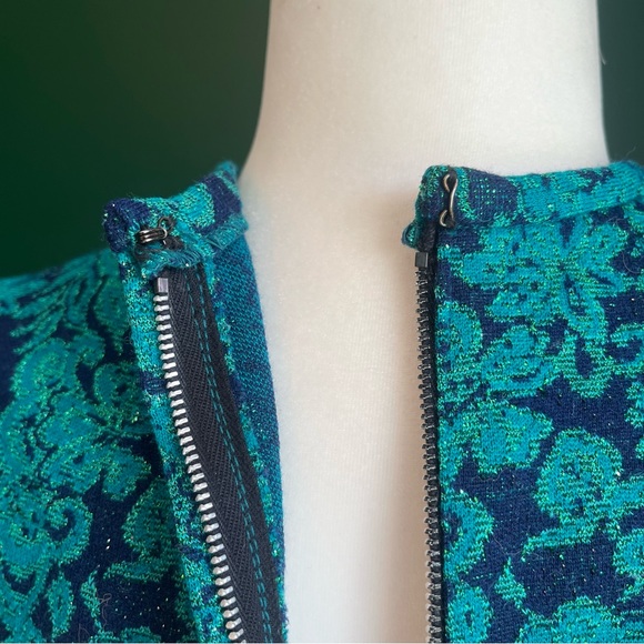 Vintage 1960’s Tunic Style Sleeveless Floral Metallic Top - Picture 11 of 12